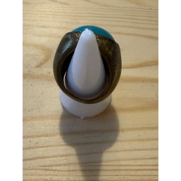 Large Vintage Turquoise Brass Ring With Dome Stone - Picture 3 of 7